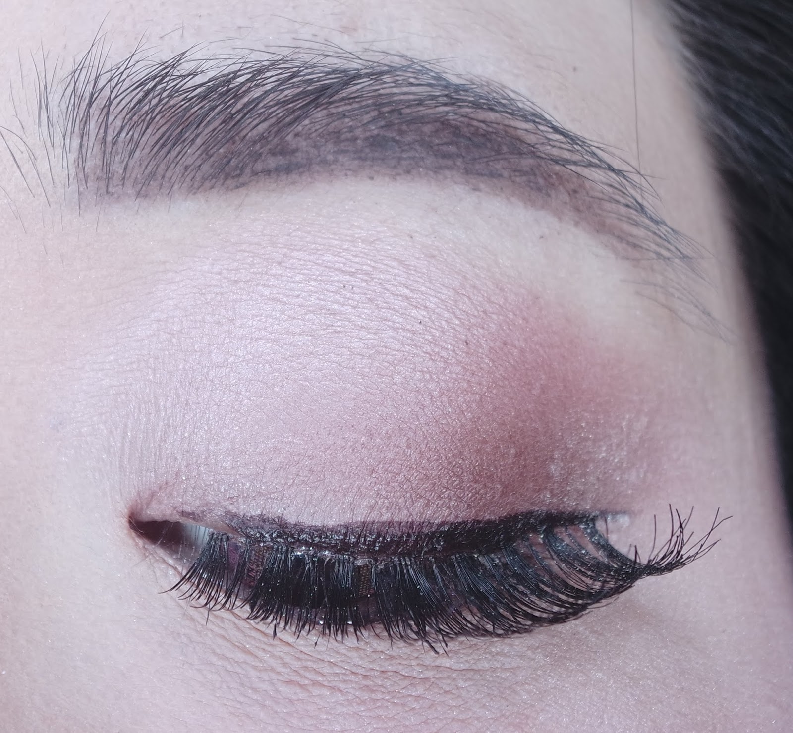 Eye Stories 24 Blink Charm Lashes Pink and Undecided