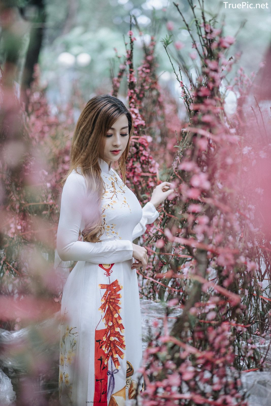 Image-Vietnamese-Beautiful-Girl-Ao-Dai-Vietnam-Traditional-Dress-by-VIN-Photo-3-TruePic.net- Picture-77