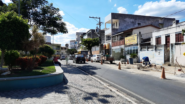 Jacobina: Comerciantes reclamam de falta de água em pleno fim de semana no Alto da Missão 