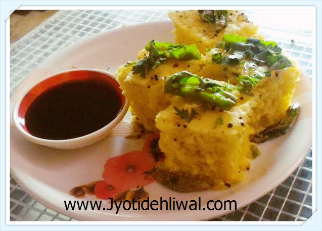 Instant Dhokla of besan and rava recipe in hindi