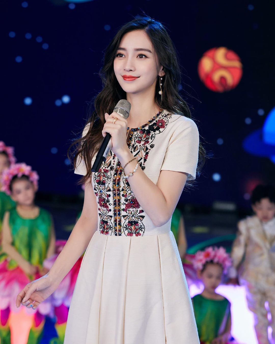 Image-Chinese-actress-Angelababy-She-so-pretty-with-beautiful-dress