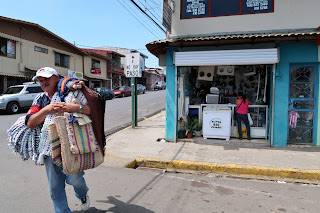 street vendor in Santiago de Puriscal