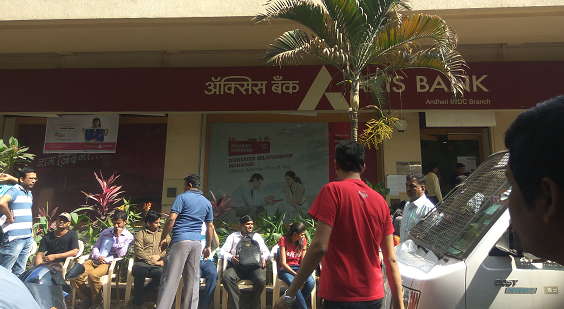 Supporting Demonetization: ‘Sit’ rather than ‘Stand’ in queues, Thanks to Nikamal Supporting Demonetization: ‘Sit’ rather than ‘Stand’ in queues, Thanks to Nikamal