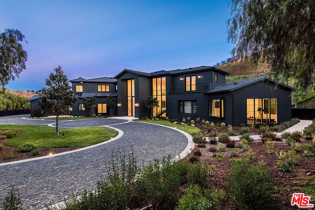 Newly Built 13,000 Square Foot Modern Farmhouse In Hidden Hills, CA