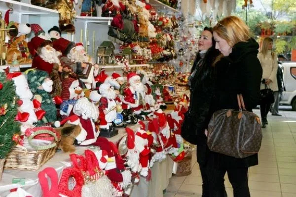 Χαλκίδα: Δείτε το εορταστικό ωράριο των Χριστουγέννων – Πως θα λειτουργούν τα καταστήματα 