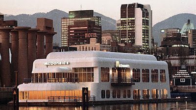 الحقيقة حول مطعم ماكدونالدز العائم الحقيقة حول مطعم ماكدونالدز العائم