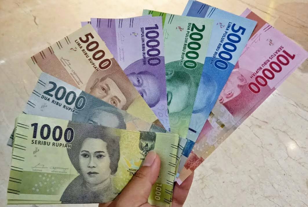 indonesia travel money