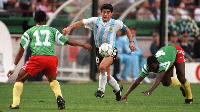 Maradona Hampir Gagal Main di Final Piala Dunia 1990 Maradona Hampir Gagal Main di Final Piala Dunia 1990