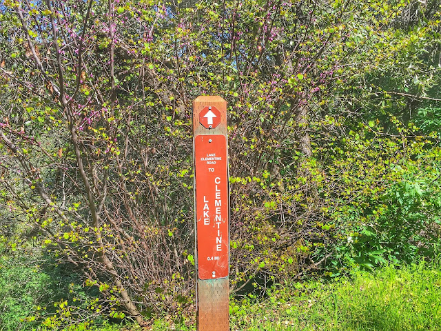 sign to Lake Clementine