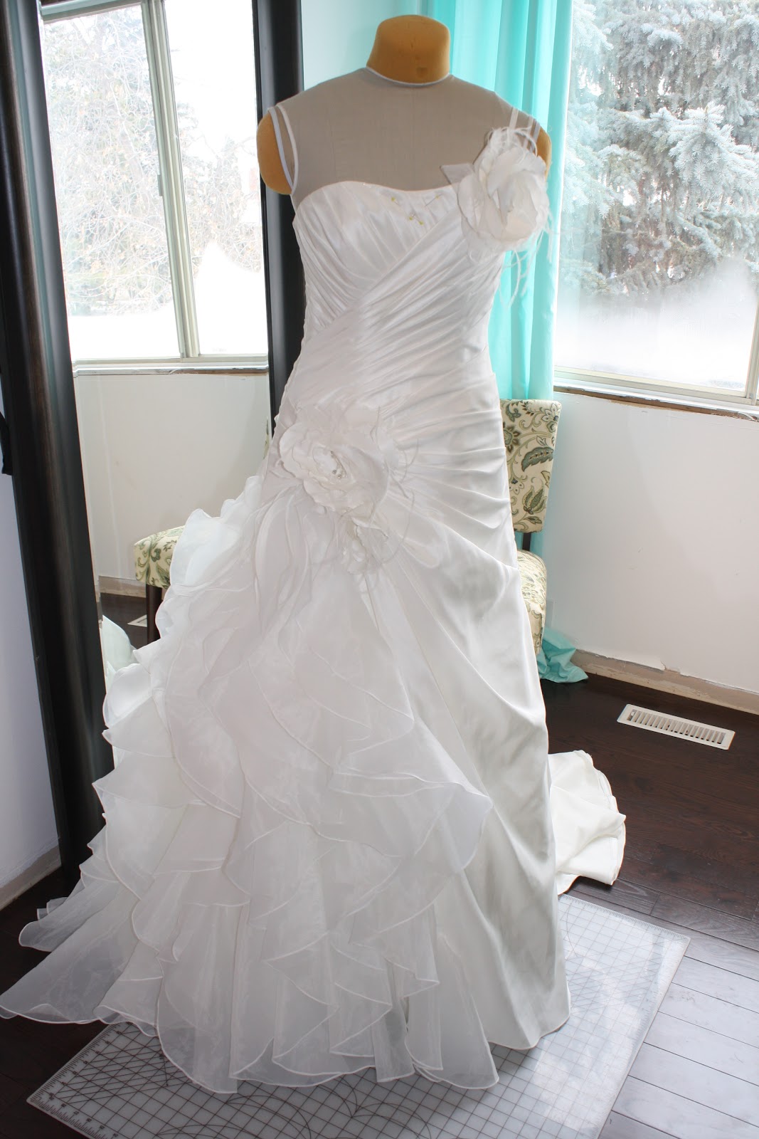 Idea 52+ Wedding Dress Neckline Alterations