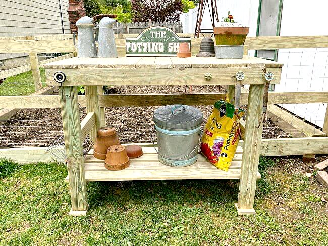 Easy Build Potting Bench Project