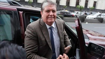 Ex presidente de perú Alan García se dispara para evitar arresto