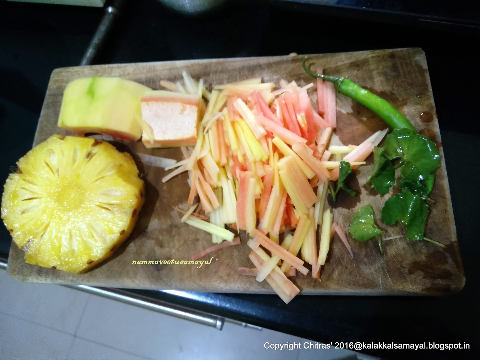 kalakkalsamayal PapayaPineappleSalad