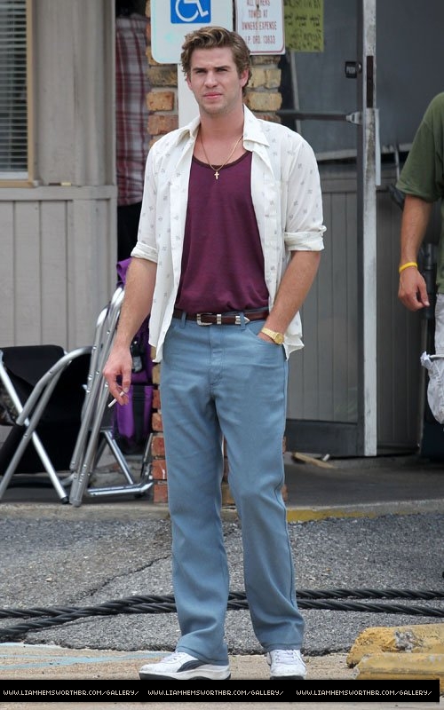 Fotos y Vídeo: Liam Hemsworth en el set de