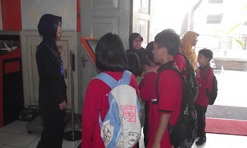 Kunjungan ke Kantor Pos Besar Bandung