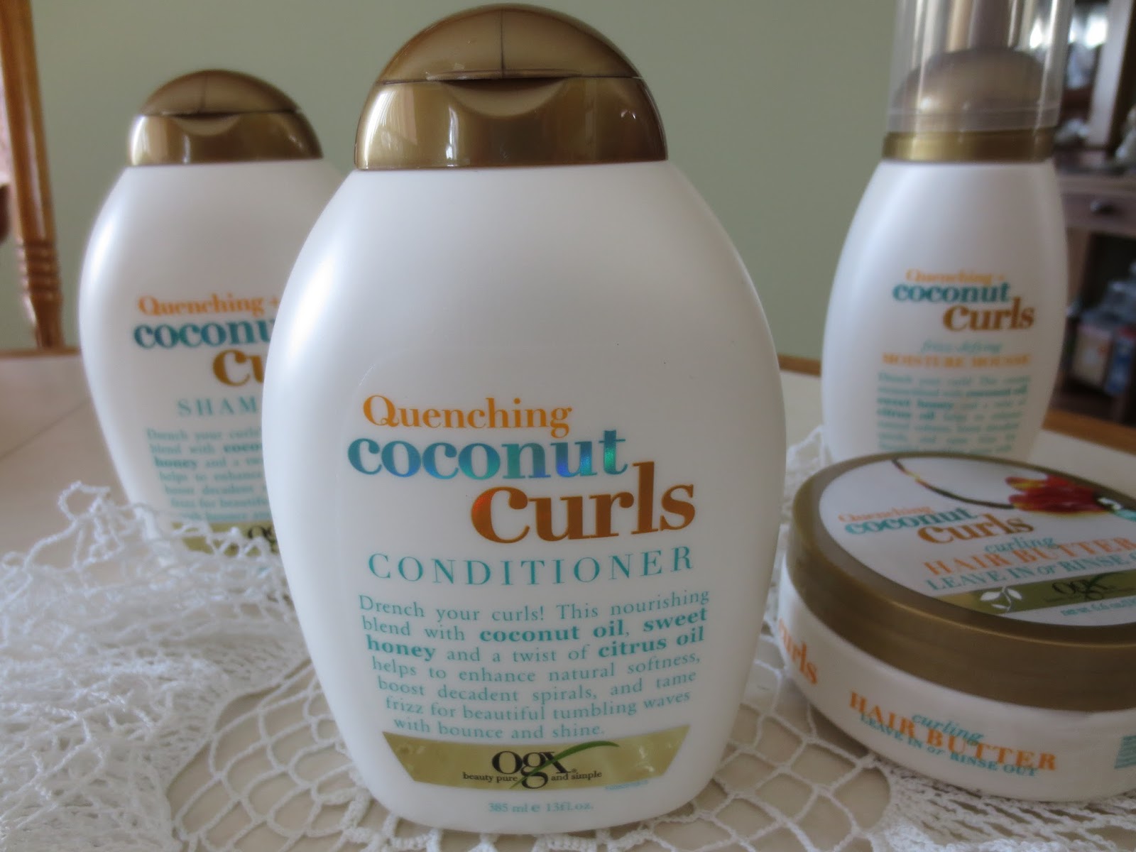 Gloria's Bits and Pieces: OGX Quenching Coconut Curls Hair Collection