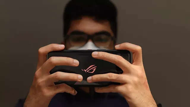 هاتف Asus ROG 5 سيحتوي على ذاكرة (RAM) أكبر من معظم أجهزة الكمبيوتر المحمولة المخصصة للألعاب