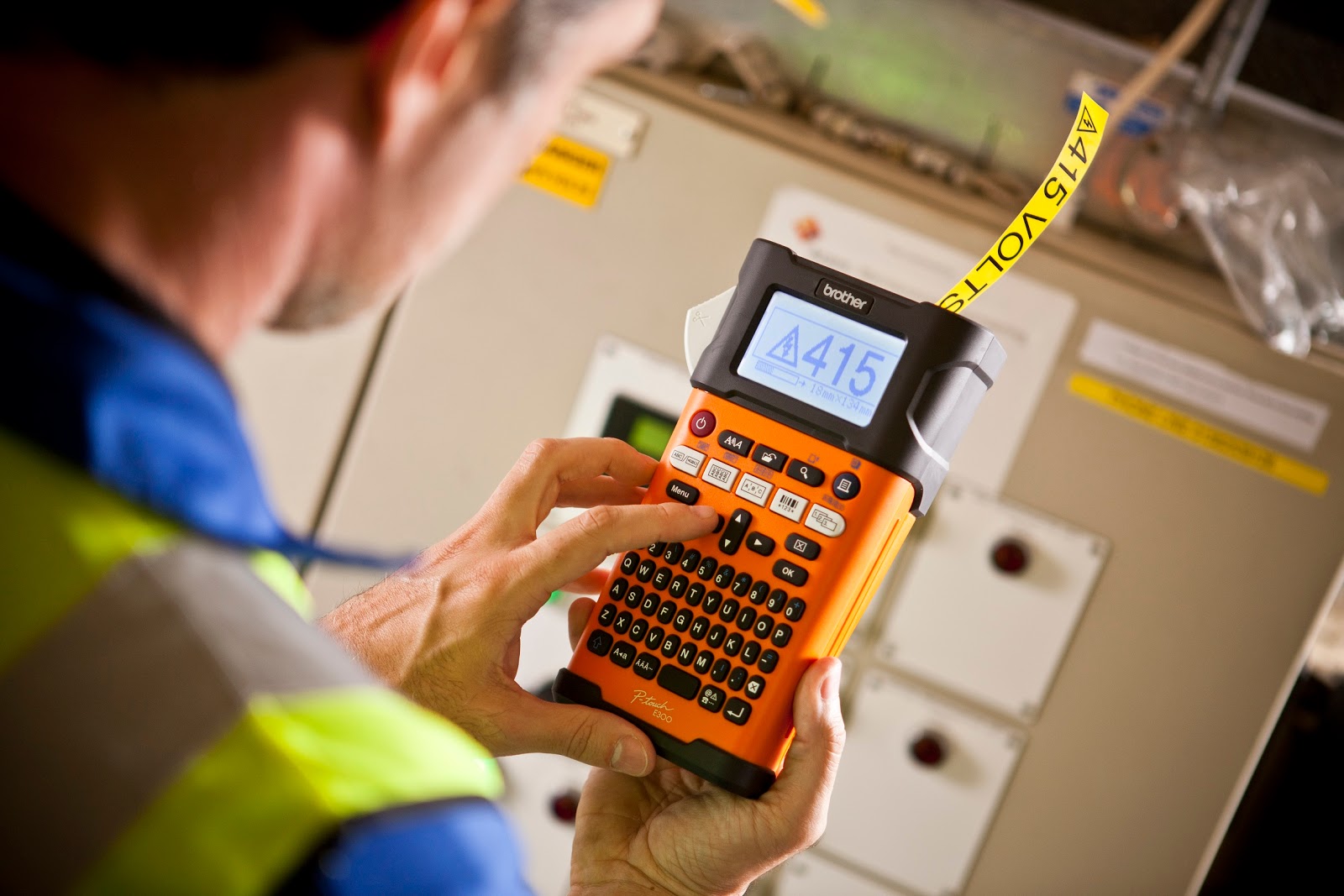 Brother p-touch pt-e110vp. Pt-e300vp. маркиратор портативный c1-p63c, окно 60х25мм, кабель 2,5м. Brother pt-e300vp принтер. Brother p-touch pt-e110vp.