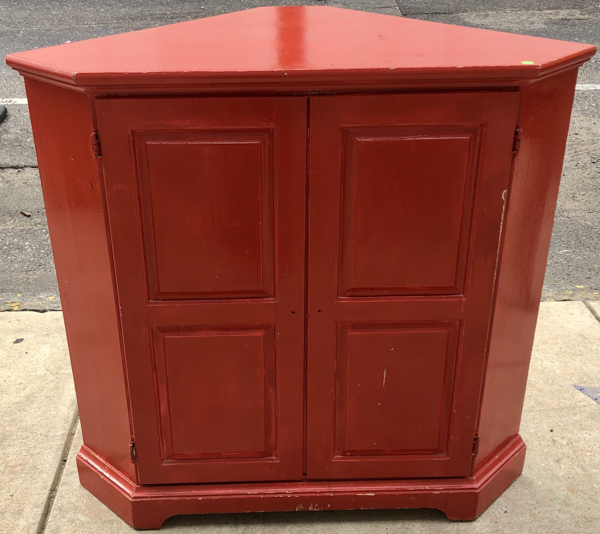Uhuru Furniture & Collectibles REDUCED 475812 Red Corner