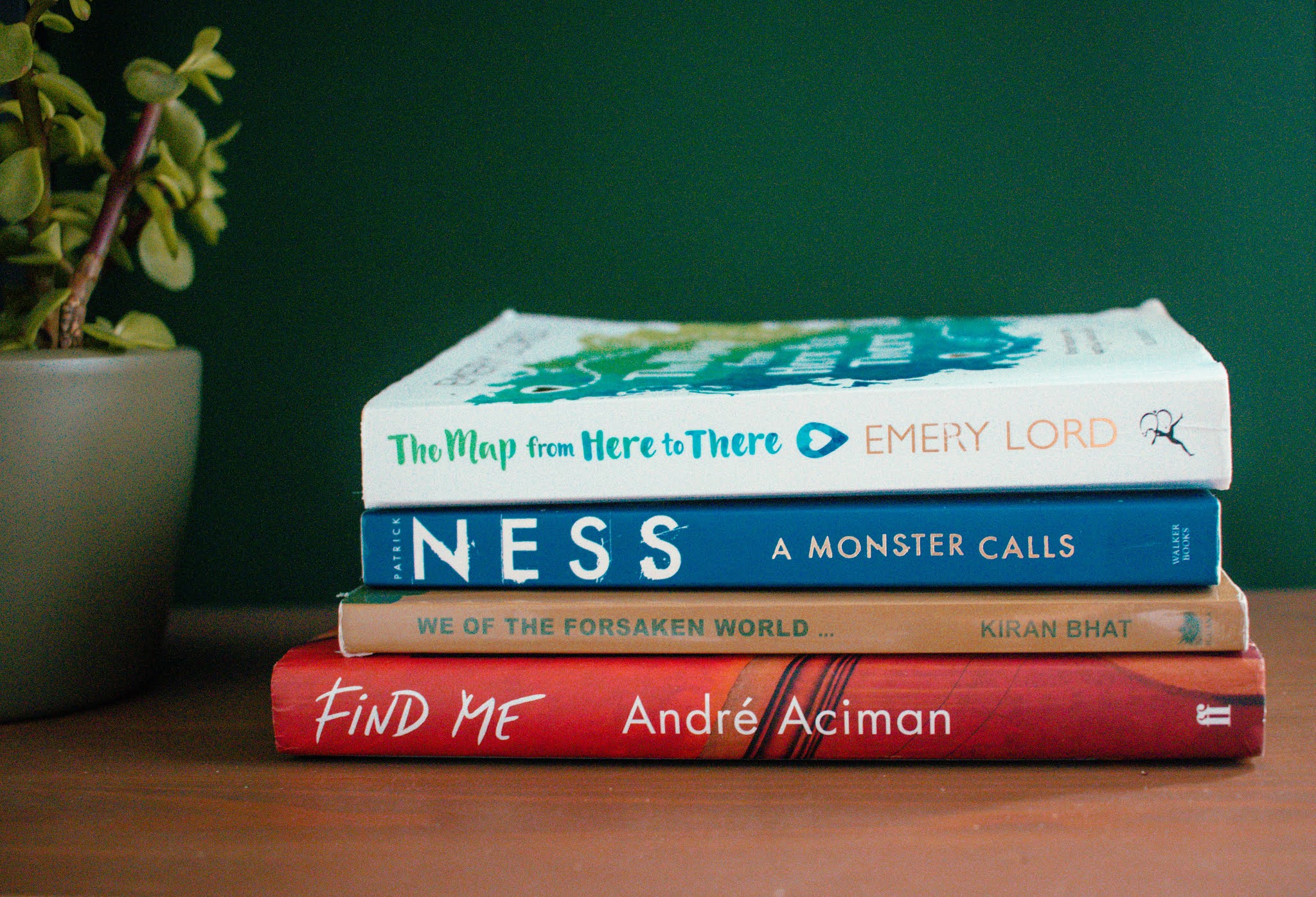 What I've been reading, book pile - ya fiction, a monster calls and more book reviews - summer 2020