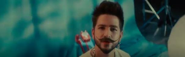 y ahora quiere que me ponga ropa cara