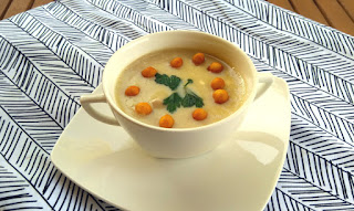 Kremowa zupa z białej fasoli, pietruszki oraz ziemniaka