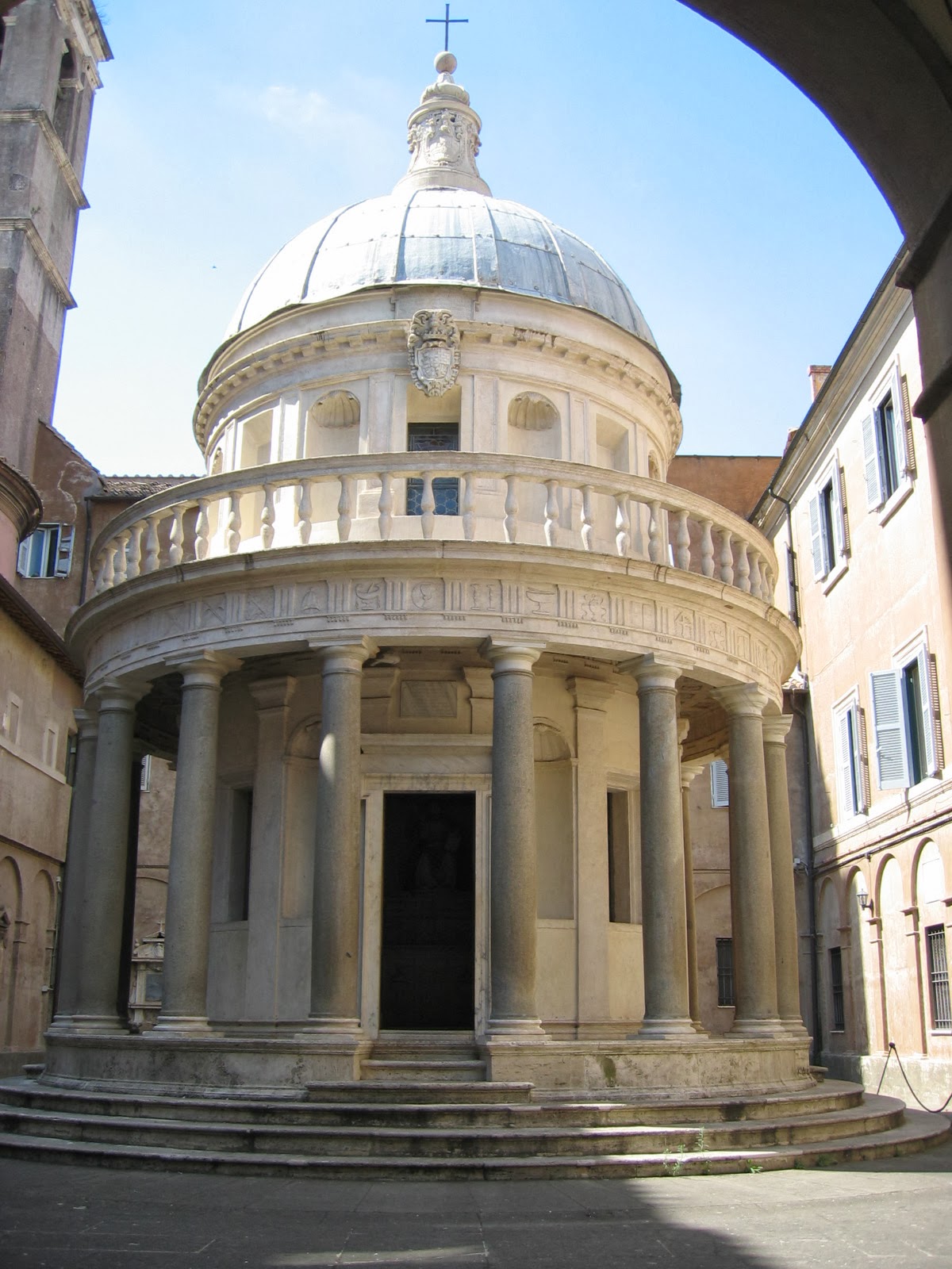 HISTORIA DEL ARTE SAN PIETRO IN MONTORIO DE BRAMANTE.