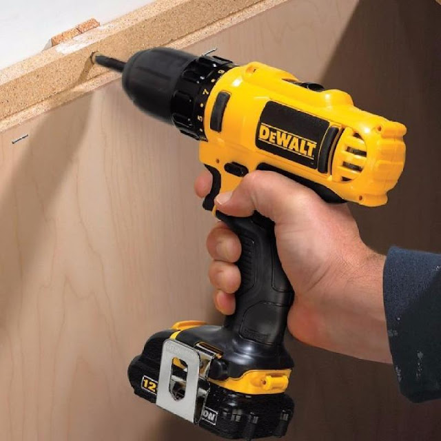 Máy khoan cầm tay sạc pin Dewalt