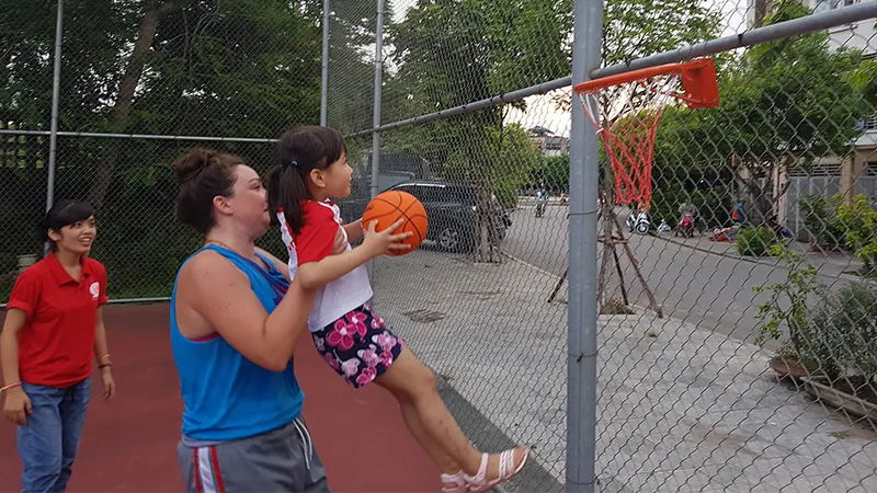 Buổi học đầu tiên của lớp bóng rổ cho các bạn nhỏ từ 4 – 7 tuổi Buổi học đầu tiên của lớp bóng rổ cho các bạn nhỏ từ 4 – 7 tuổi