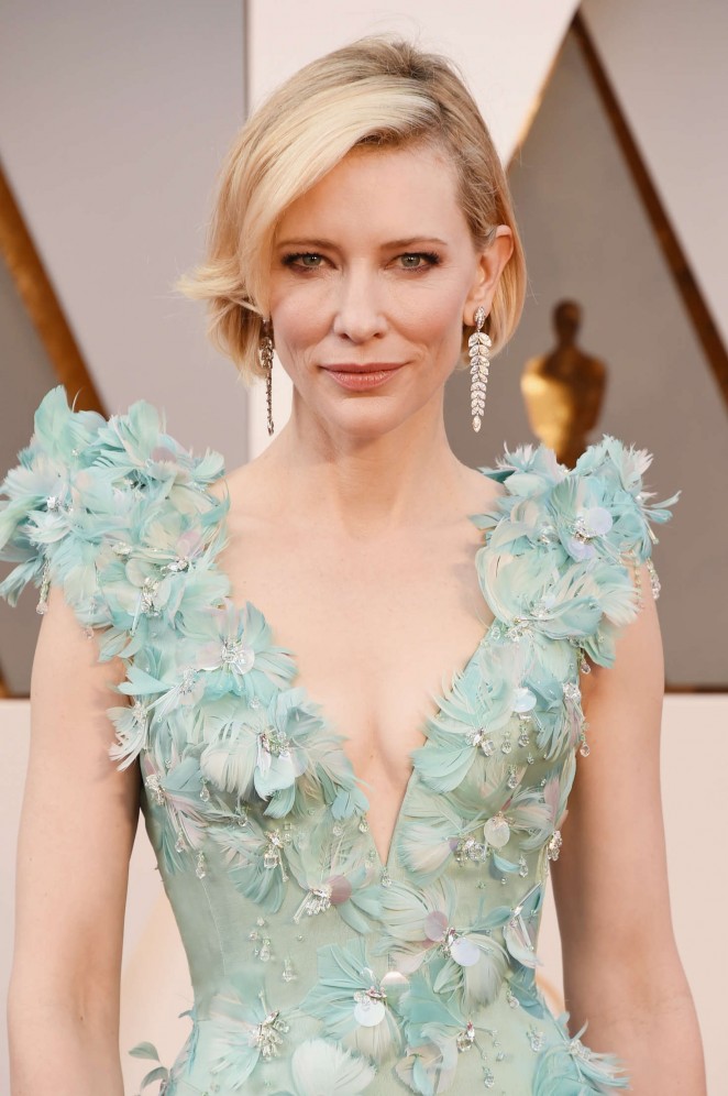 Cate Blanchett is in embellished Armani at the Oscars 2016