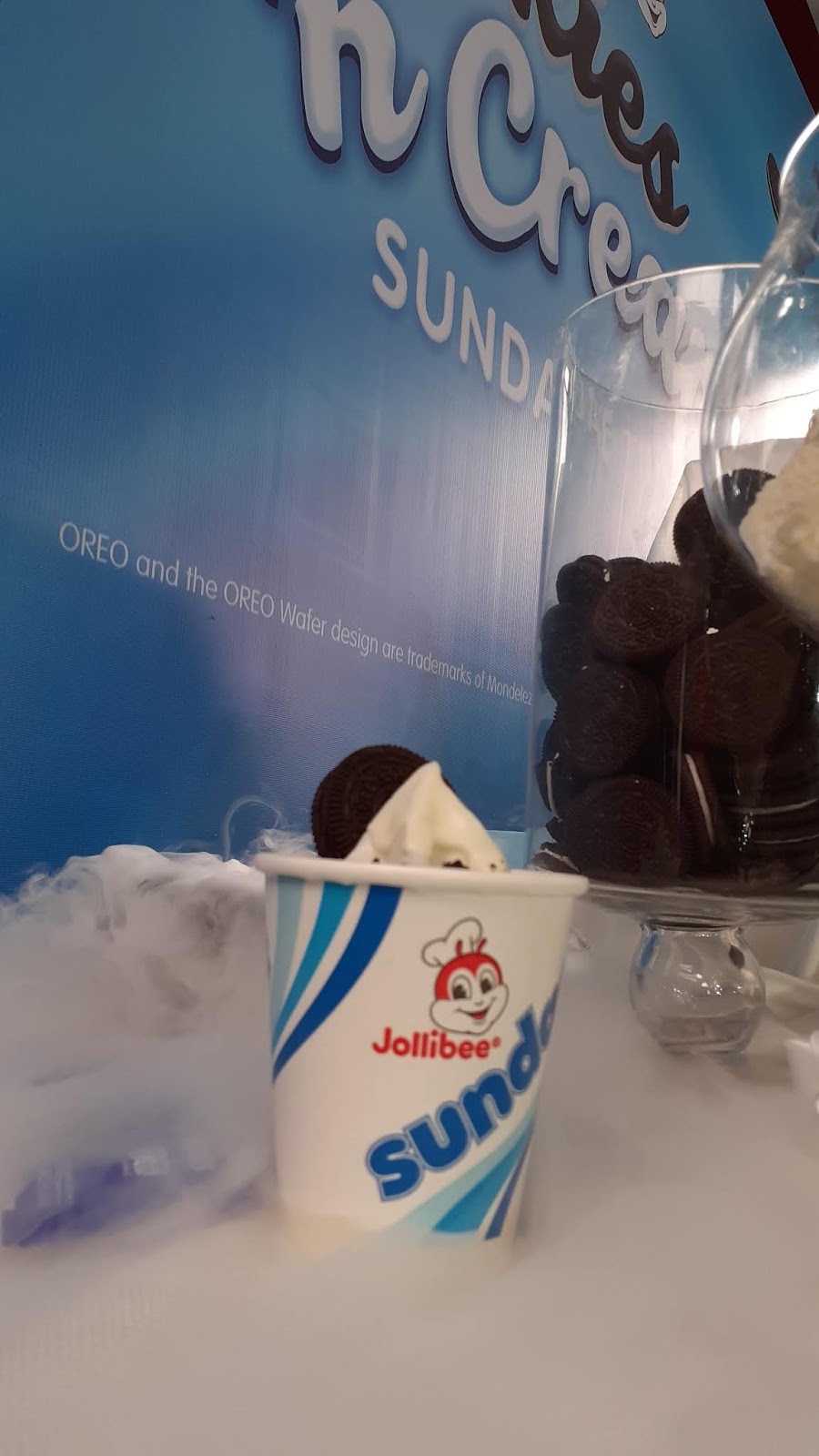 Indulge In A New Sweet Dessert from Jollibee, the Cookies ‘n Cream