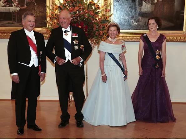 State visit of the King Harald and Queen Sonja in Finland, President Sauli Niinistö and his wife Jenni Haukio, Pearl brecelet, Pearl earrings, pearls necklace, gala dinner wore dress, gown, diamond tiara