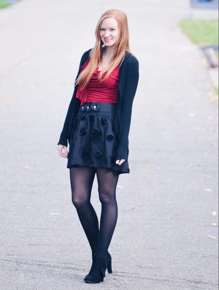 Fashion for your legs: Redhead in black pantyhose