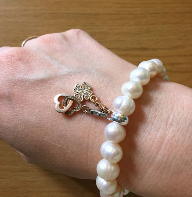 Thomas Sabo Charm Club Freshwater Pearl Bracelet Review | Morgan's Milieu: Buy charms to go with the beautiful bracelet.