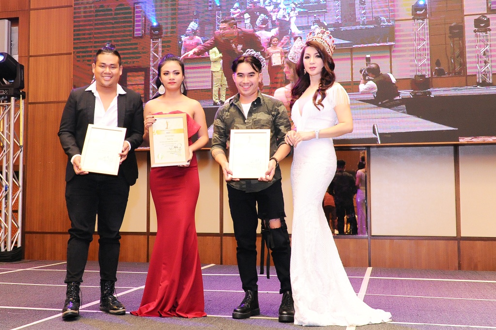  Miss, Mrs & Mr Malaysia Chinatown World Beauty Pageant 2019 rực rỡ sắc màu đêm chung kết tại Malaysia