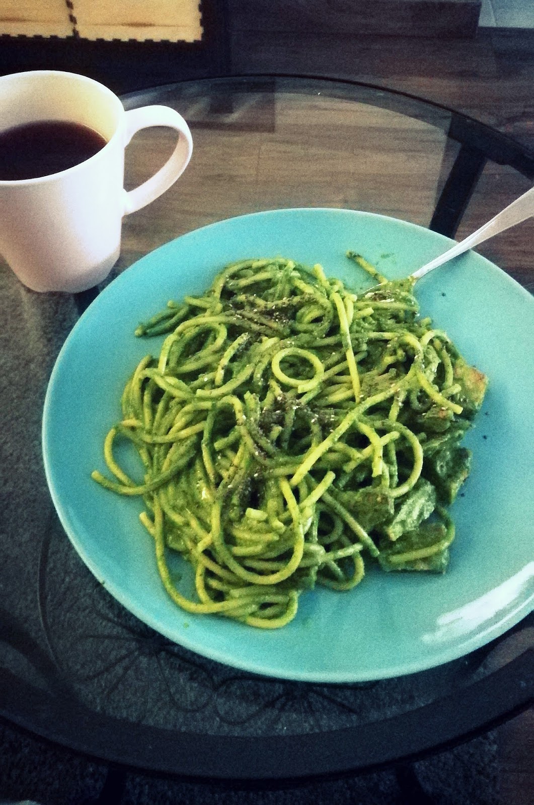 Vegan glutenfree spinach spaghetti with chia seeds