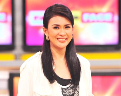 Biodata Gelli de Belen Pemeran Jenna