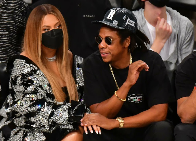 Beyoncé & Jay Z put on loved up display at Nets-Bucks game... | ~ Toya