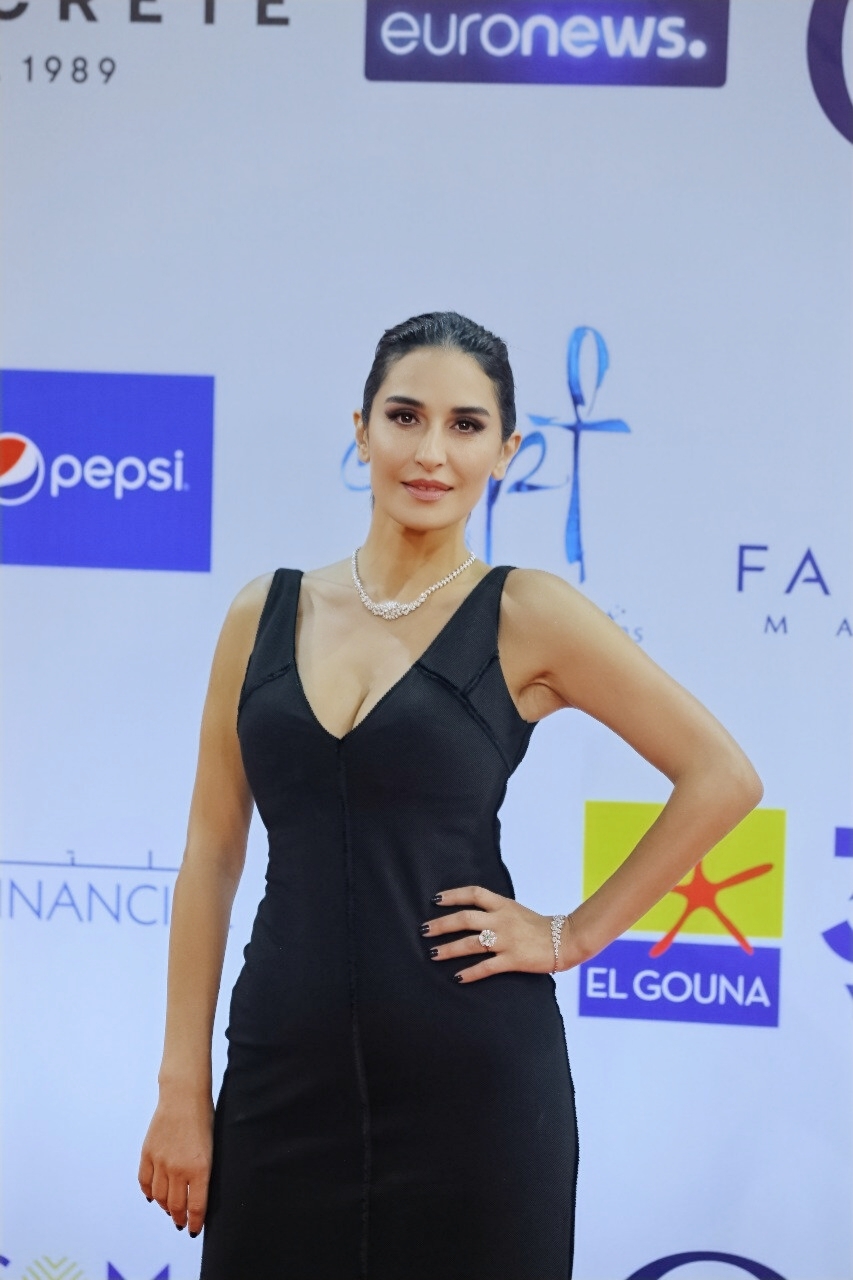 هكذا تلألأت فاطمة ناصر في سماء الجونة