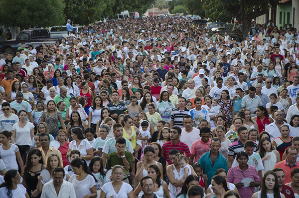 Procissão reúne milhares de fiéis no fim do Festejo da padroeira de Cocal - Imagem 14