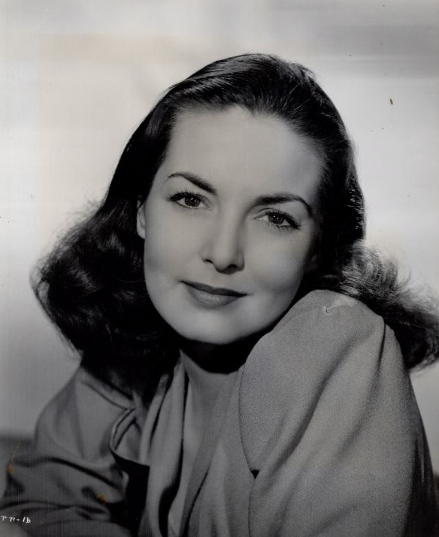 The Archetypal British Beauty: Glamorous Photos of Patricia Roc in the ...