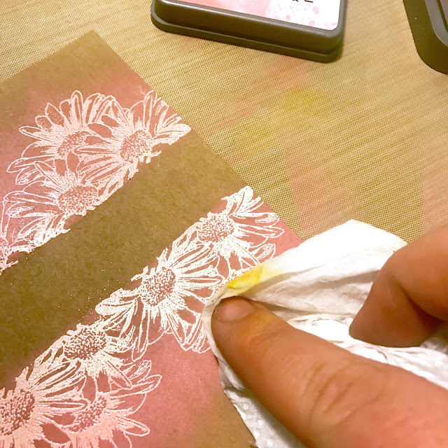 Distress Oxide Emboss Resist Sponging distress_oxide_emboss_resist_sponging