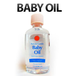Gambar ini merupakan gambar sebotol baby oil