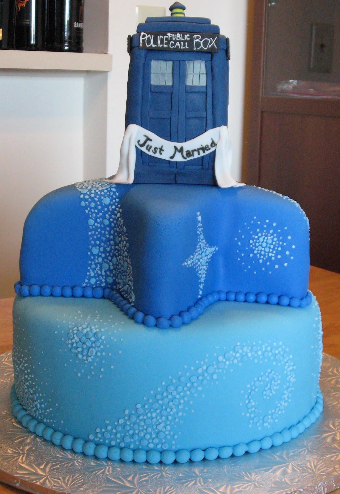 Sweet Cakes DC: Dr. Who Wedding Cake(TARDIS)