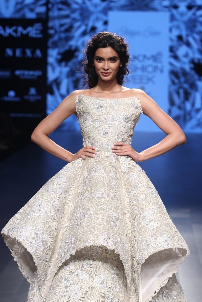 Kriti Sanon, Preity Zinta, Disha Patani, Aditi Rao Hydari, Diana Penty Super Hot Stills From Lakme Fashion Week 2017