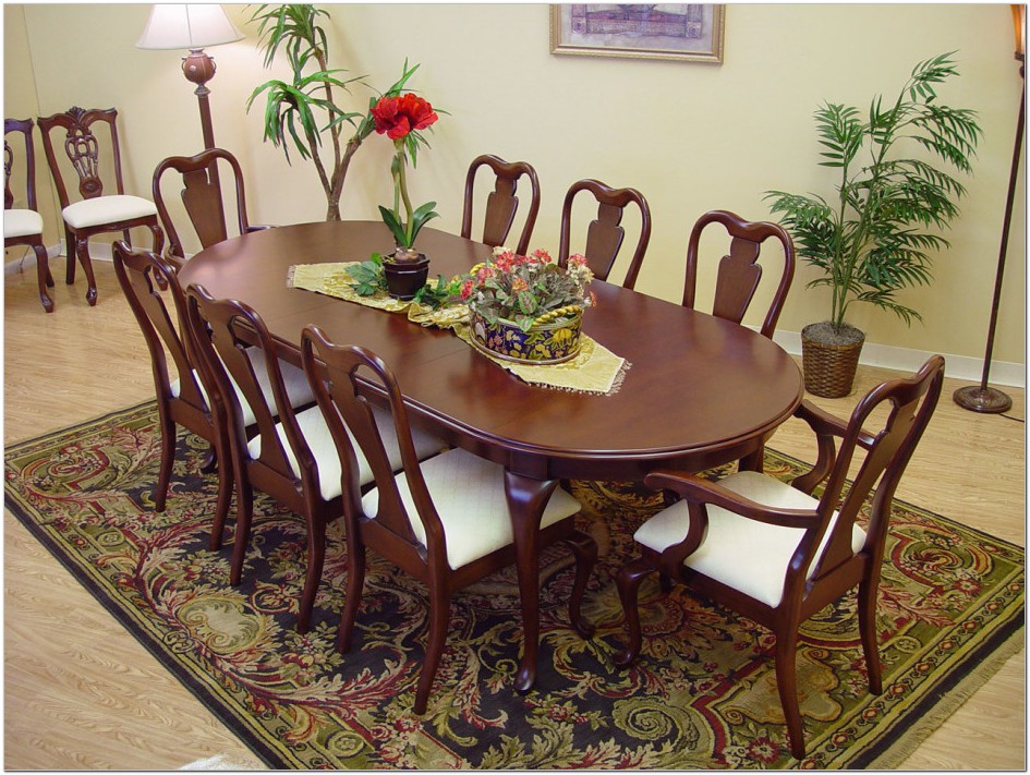 Antique Queen Anne Dining Room Set