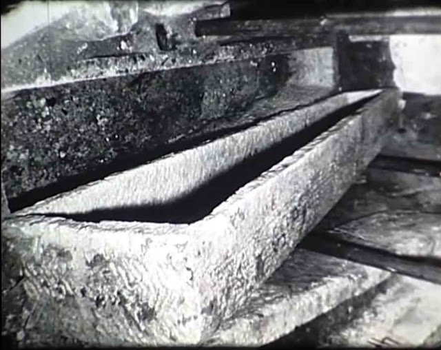 Sarcófago de la Reina Arnegunda junto a su excavación