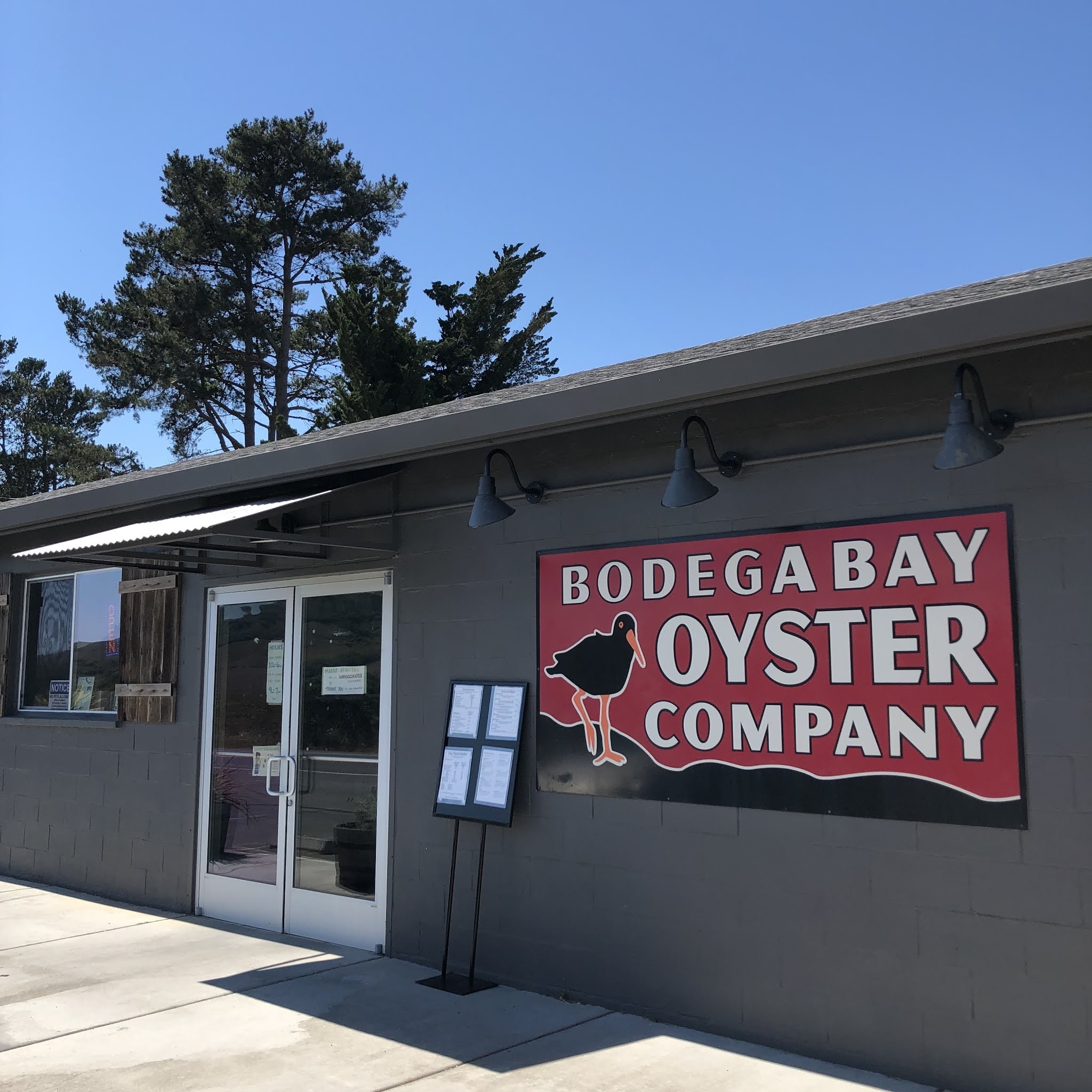 フード＆ワインの日々 ソノマ グルメ：コーストタウンのボデガベイ到着前に生牡蠣 Bodega Bay Oyster Company