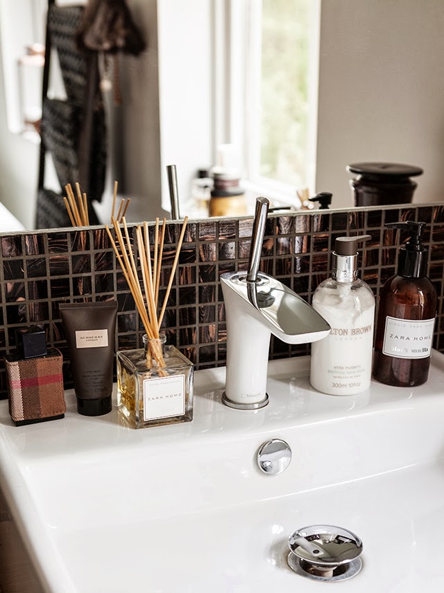 decodeliziosa: Un baño en blanco y negro...
