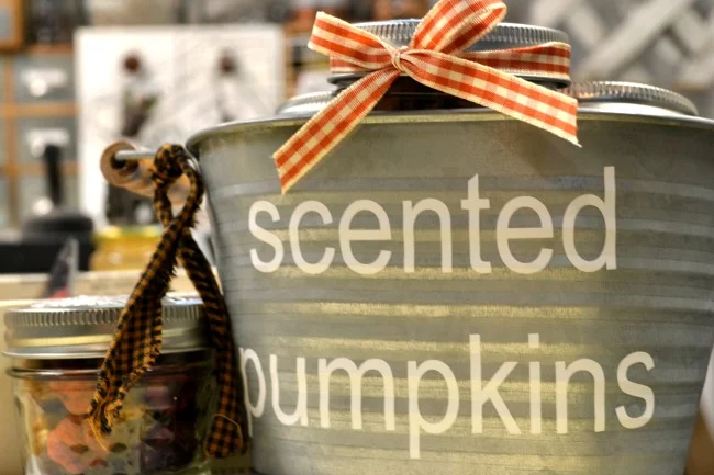 Adorable scented fall potpourri jars as gifts www.homeroad.net